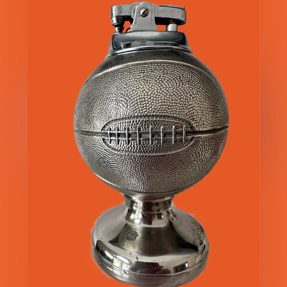 RARE Vintage 1940s Basketball Trophy Style Silver Plated Table desktop Lghter